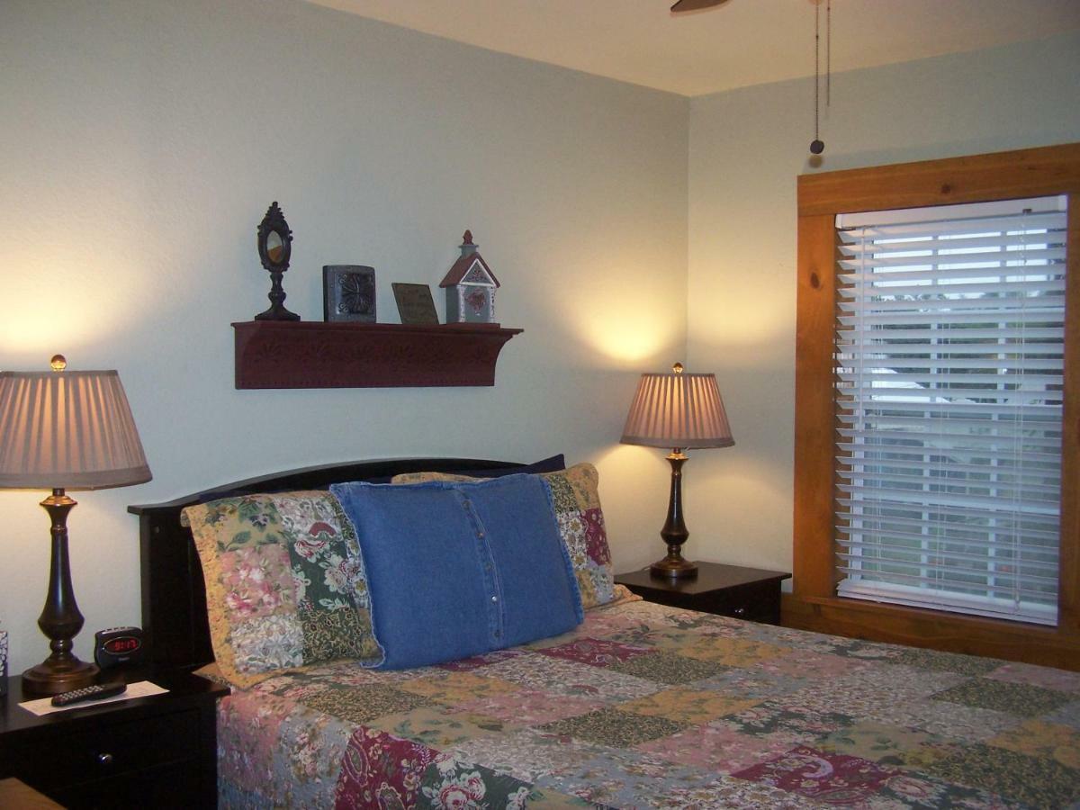 Blanco County Inn & Guesthouses Exterior foto